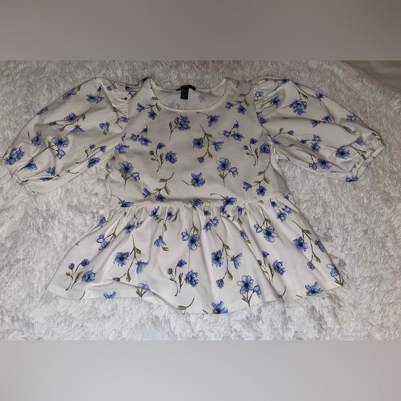 New Forever 21 floral stretchy shirt. Size M. - Picture 1 of 4